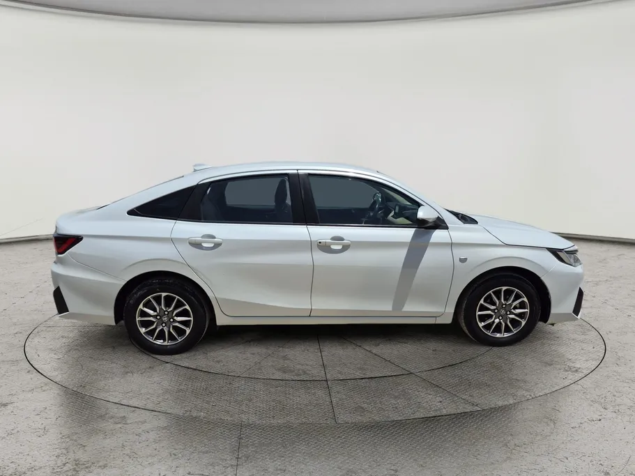 2023 Toyota Yaris  Y 