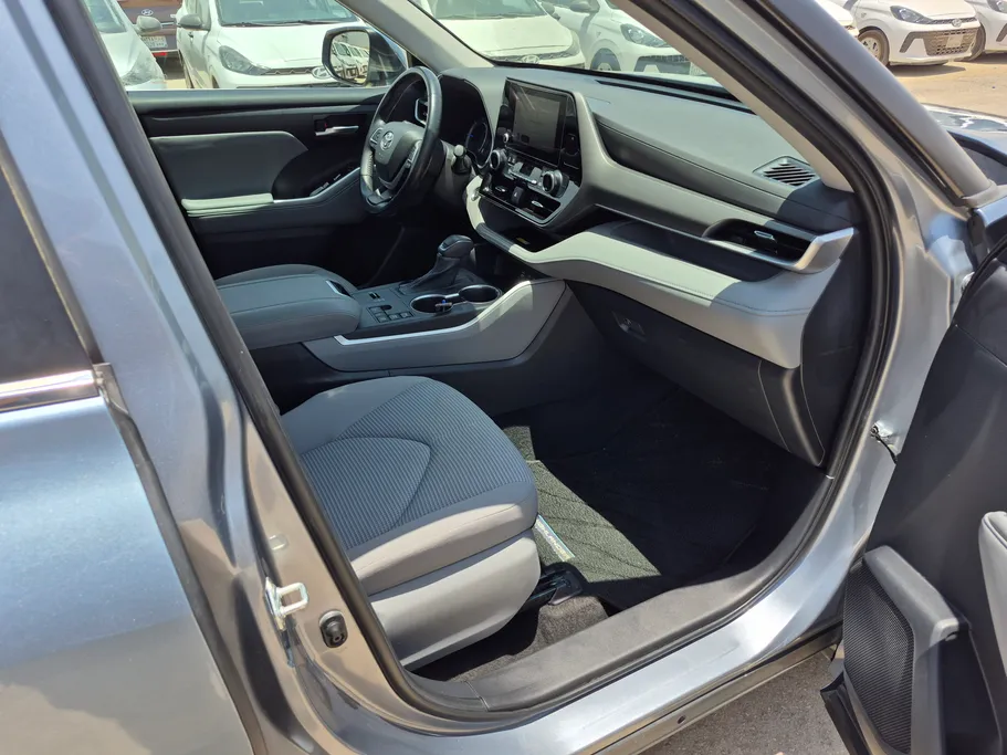 2023 Toyota Highlander GLE 