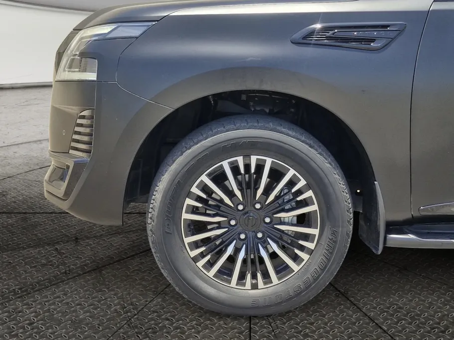 2023 Nissan Patrol Platinum 