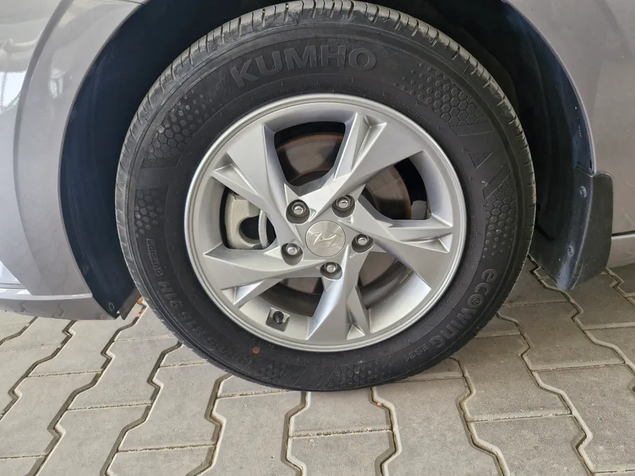 2021 Hyundai Elantra Smart 
