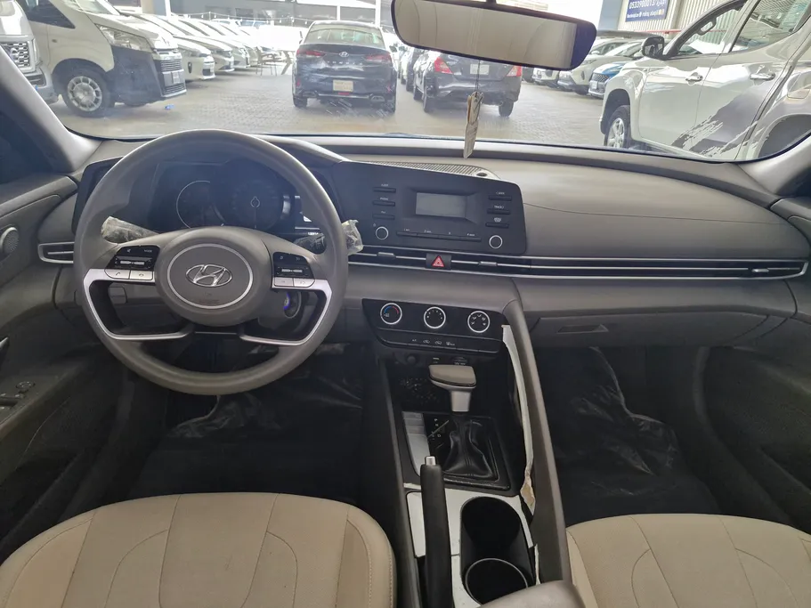 2021 Hyundai Elantra Smart 