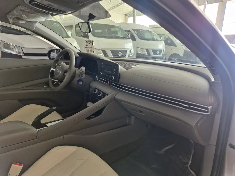2021 Hyundai Elantra Smart 