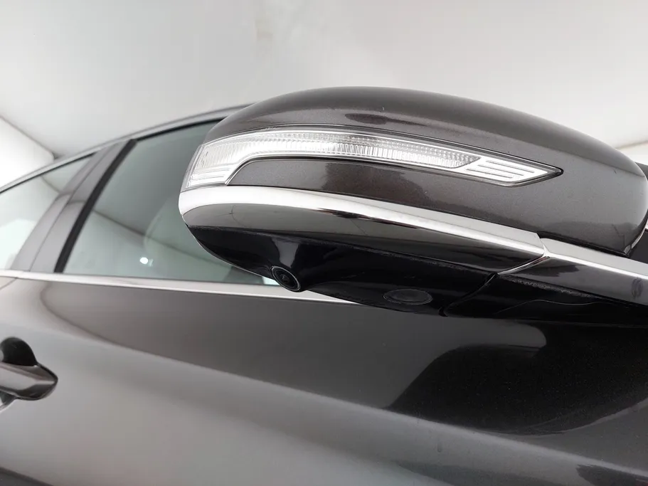 جينيسيس G70 بلاتينيوم 2023 