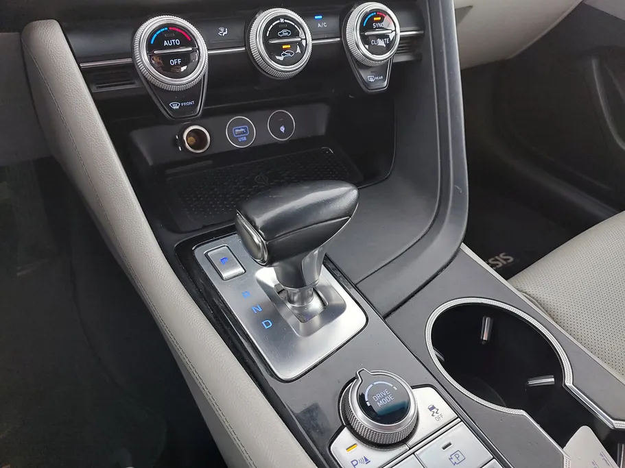 جينيسيس G70 بلاتينيوم 2023 