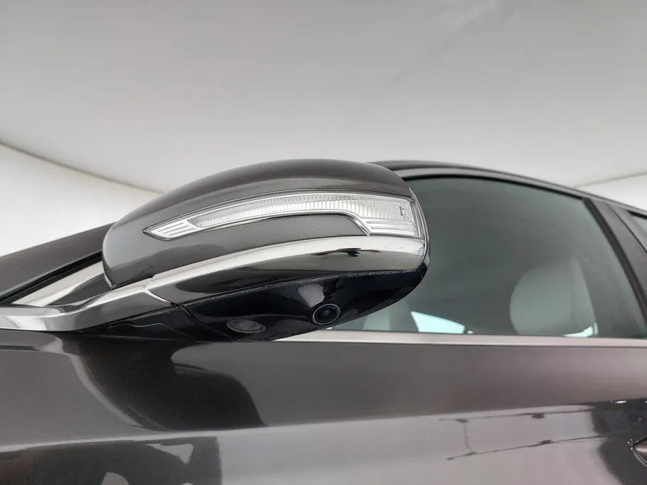 جينيسيس G70 بلاتينيوم 2023 