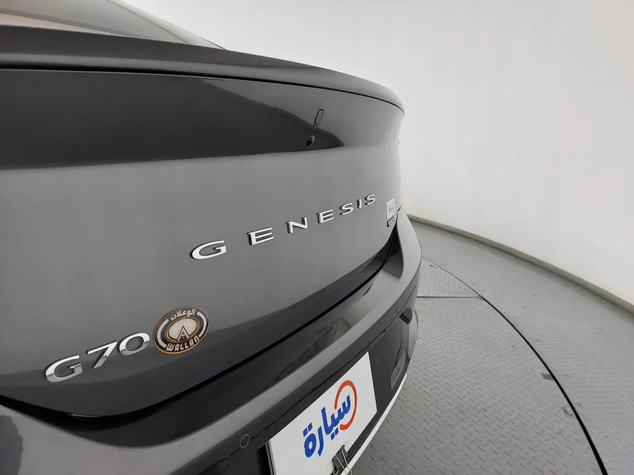 جينيسيس G70 بلاتينيوم 2023 
