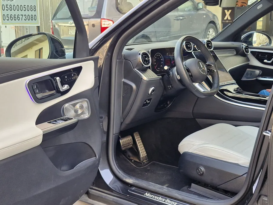 2023 Mercedes GLC 300 
