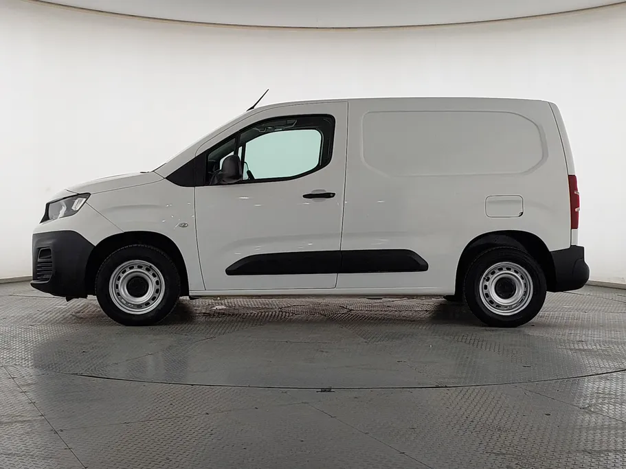 2021 Peugeot Partner Short van 