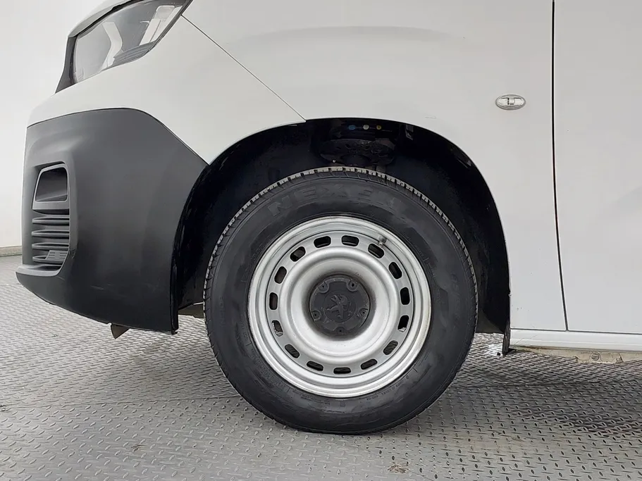2021 Peugeot Partner Short van 