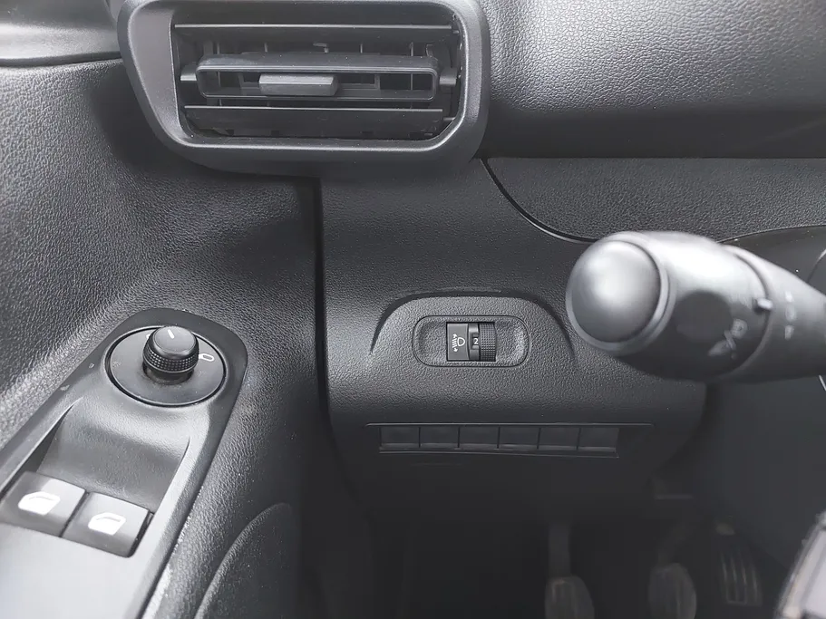 2021 Peugeot Partner Short van 