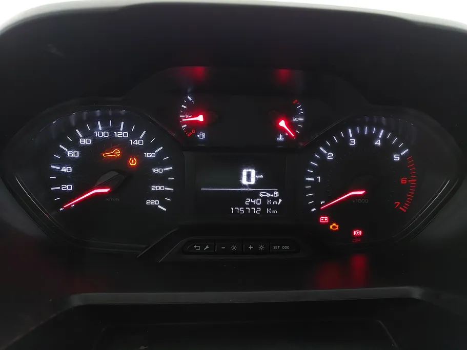 2021 Peugeot Partner Short van 