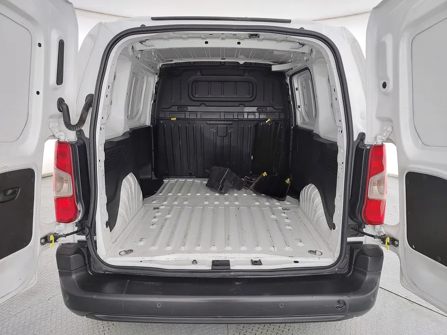 2021 Peugeot Partner Short van 