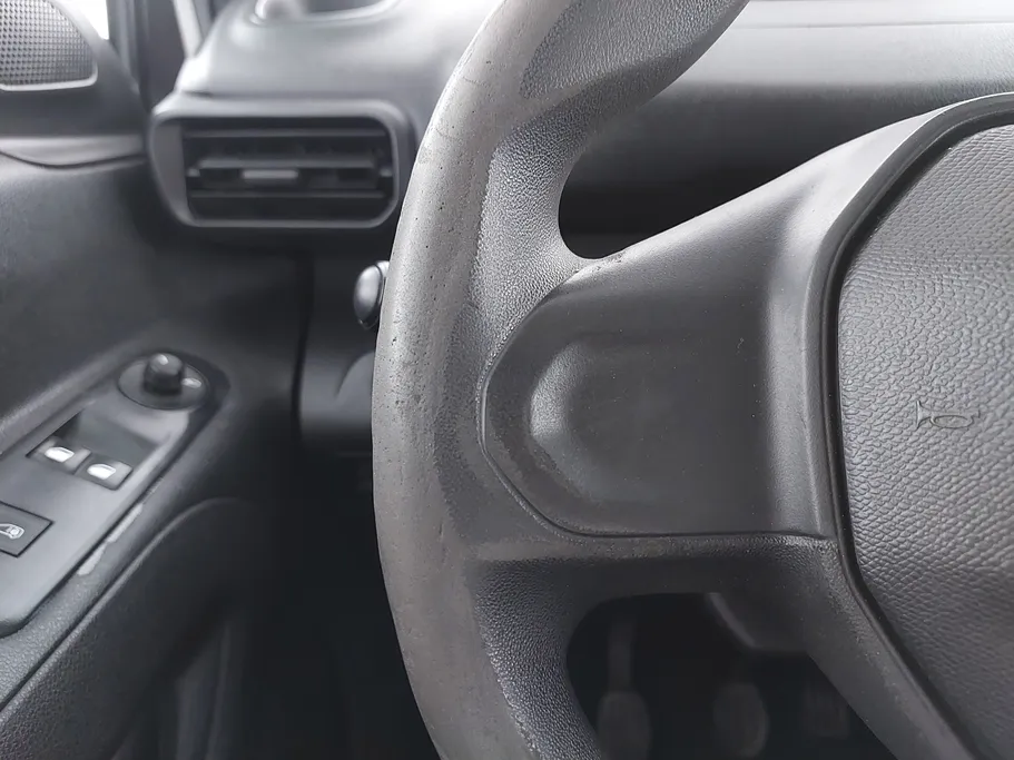 2021 Peugeot Partner Short van 