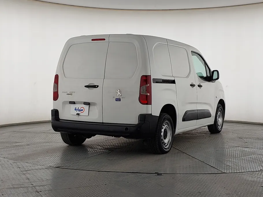 2021 Peugeot Partner Short van 