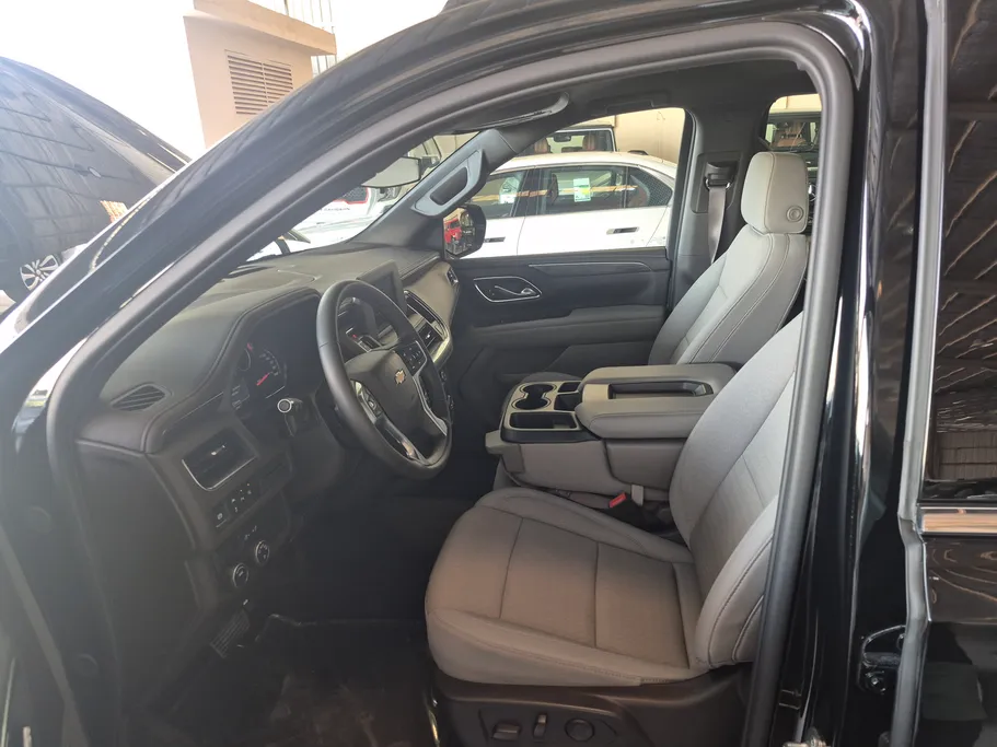 2024 Chevrolet Suburban LS 