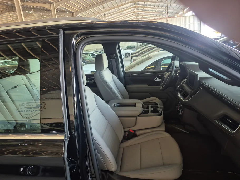 2024 Chevrolet Suburban LS 