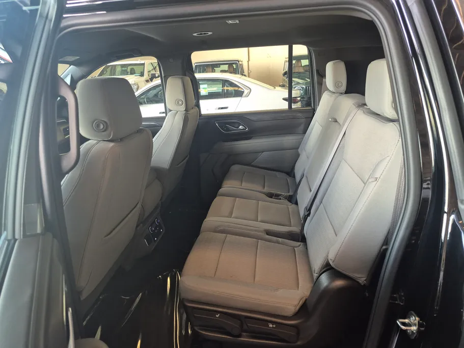 2024 Chevrolet Suburban LS 