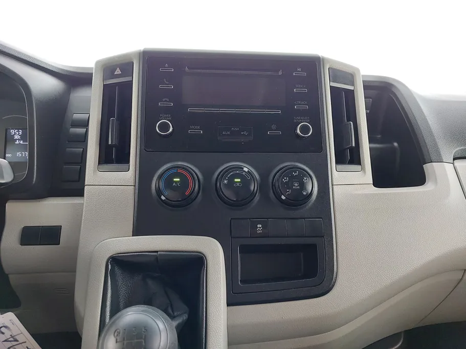 2023 Toyota Haice فان بضاعه 