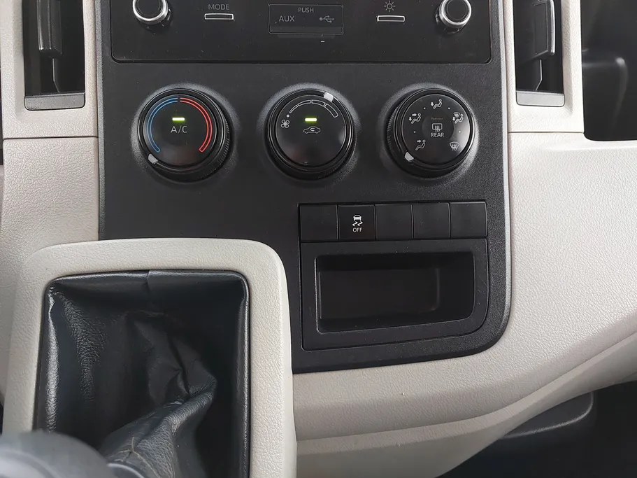 2023 Toyota Haice فان بضاعه 
