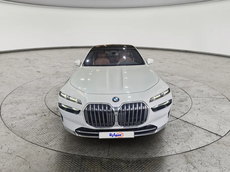 بي ام دبليو الفئة السابعة 735i 2024 