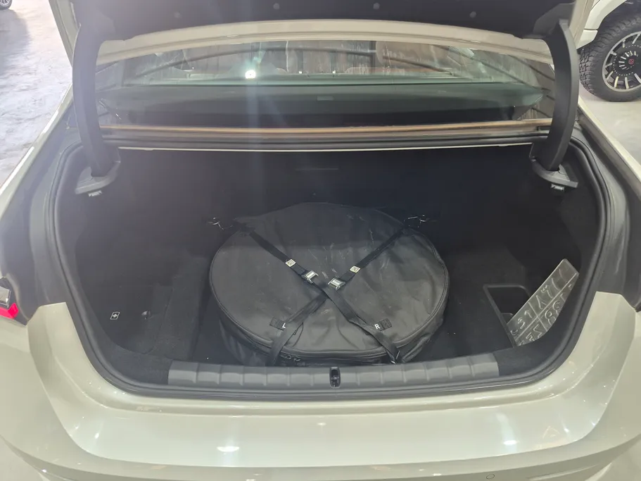 بي ام دبليو الفئة السابعة 735i 2024 