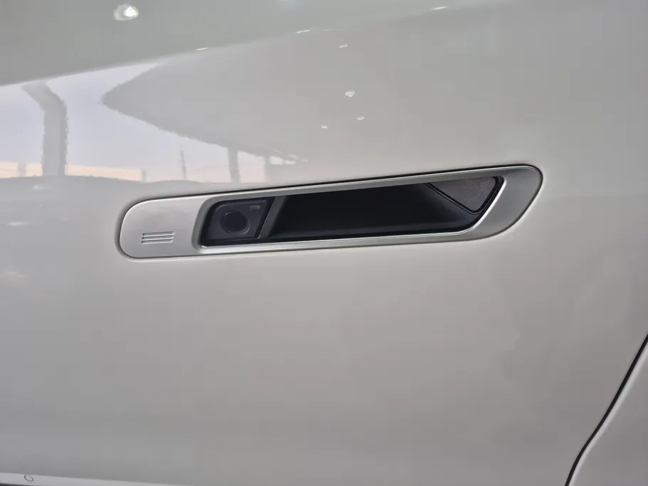 بي ام دبليو الفئة السابعة 735i 2024 