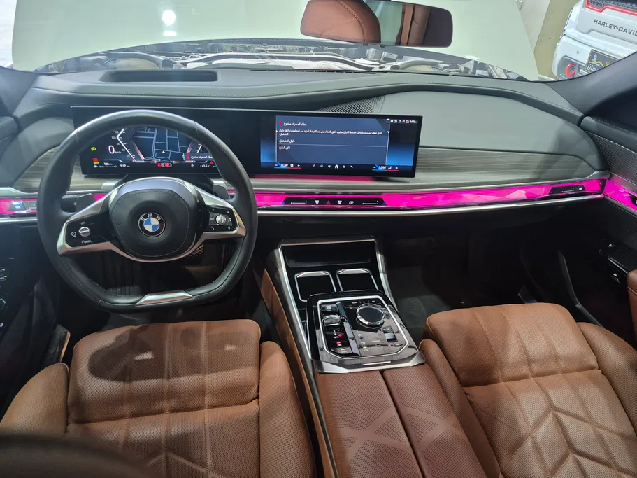 بي ام دبليو الفئة السابعة 735i 2024 