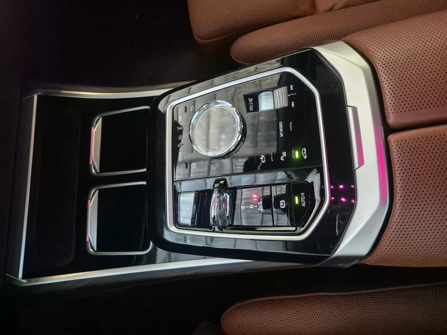بي ام دبليو الفئة السابعة 735i 2024 