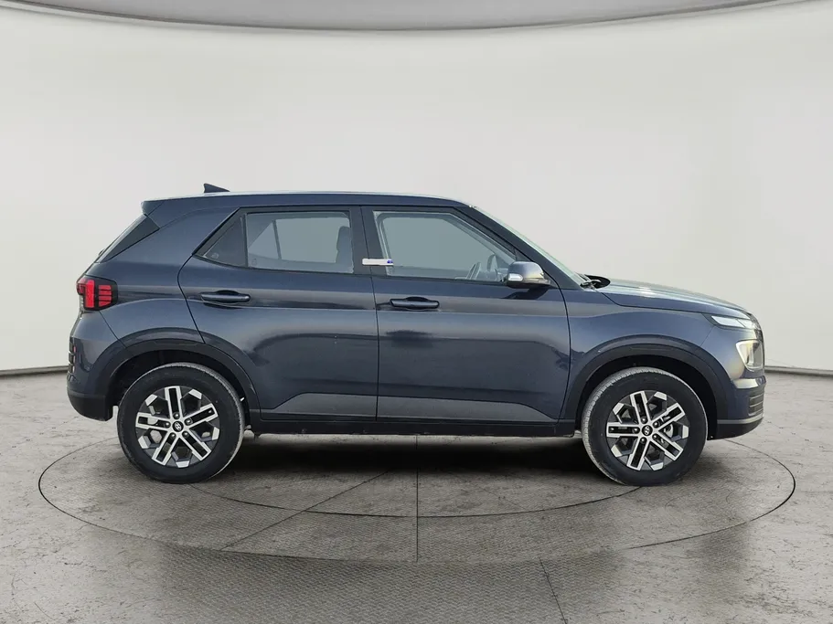 2024 Hyundai Venue Smart 