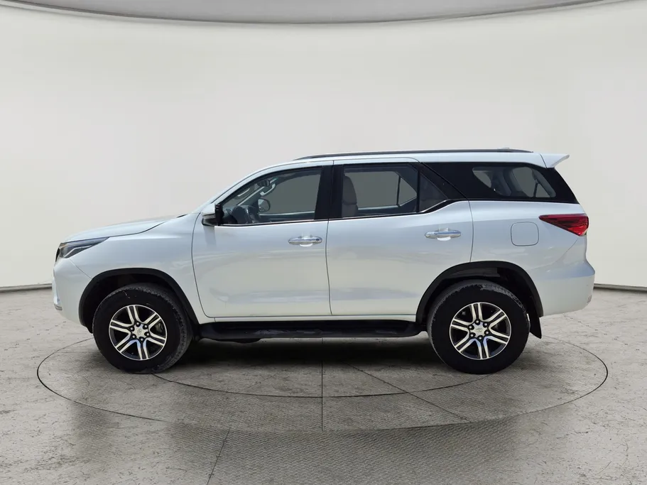 2024 Toyota Fortuner VX 