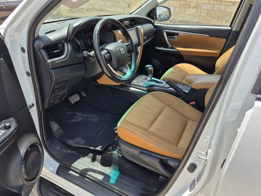 2024 Toyota Fortuner VX 