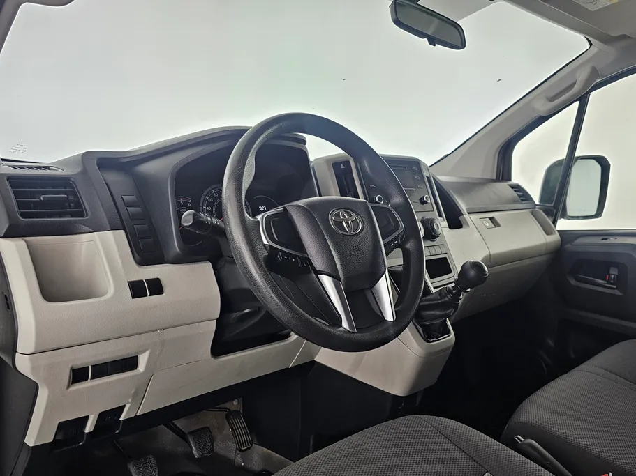 2023 Toyota Haice فان بضاعه 