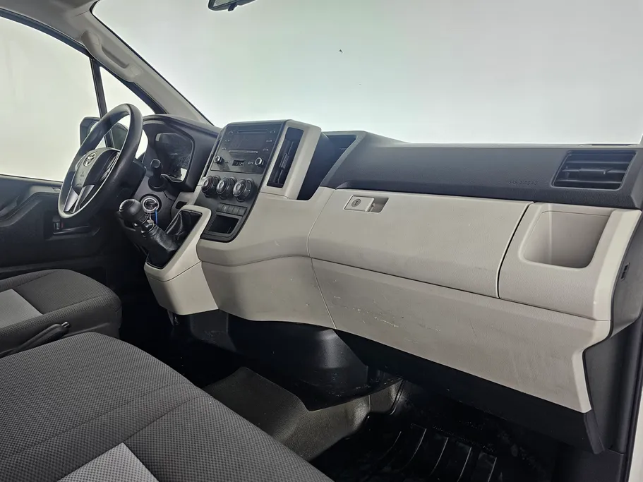 2023 Toyota Haice فان بضاعه 