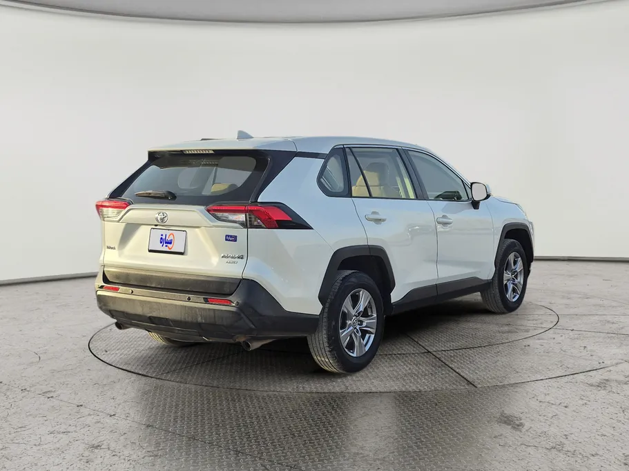 2022 Toyota RAV4 LE 