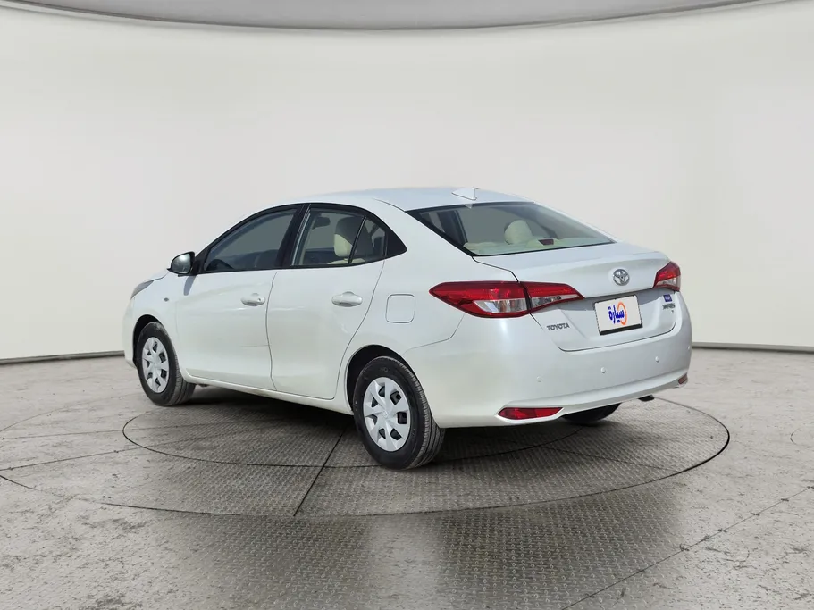 2022 Toyota Yaris  Y 