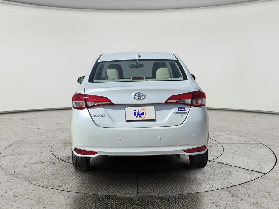 2022 Toyota Yaris  Y 