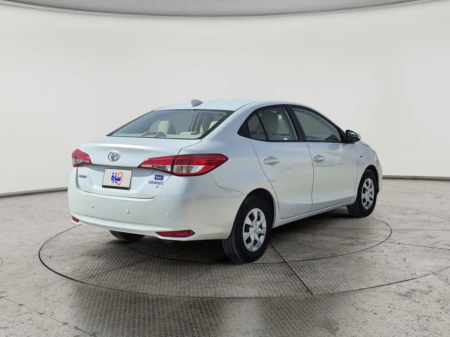 2022 Toyota Yaris  Y 