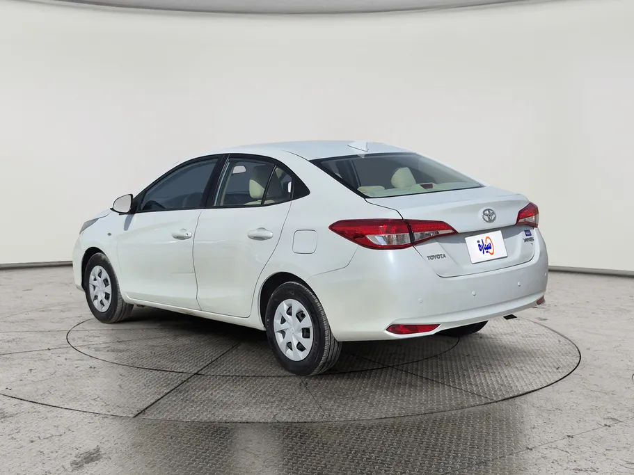 2022 Toyota Yaris  Y 
