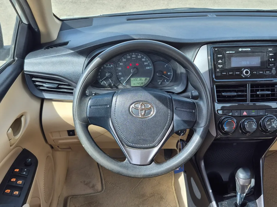 2022 Toyota Yaris  Y 