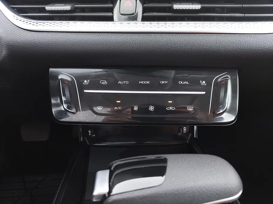 2024 FAW Bestune B70 Premium 