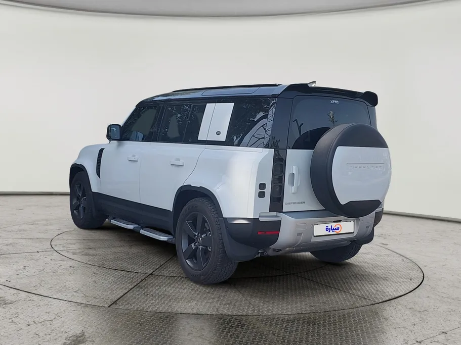 لاند روفر ديفندر P300 S 2024 
