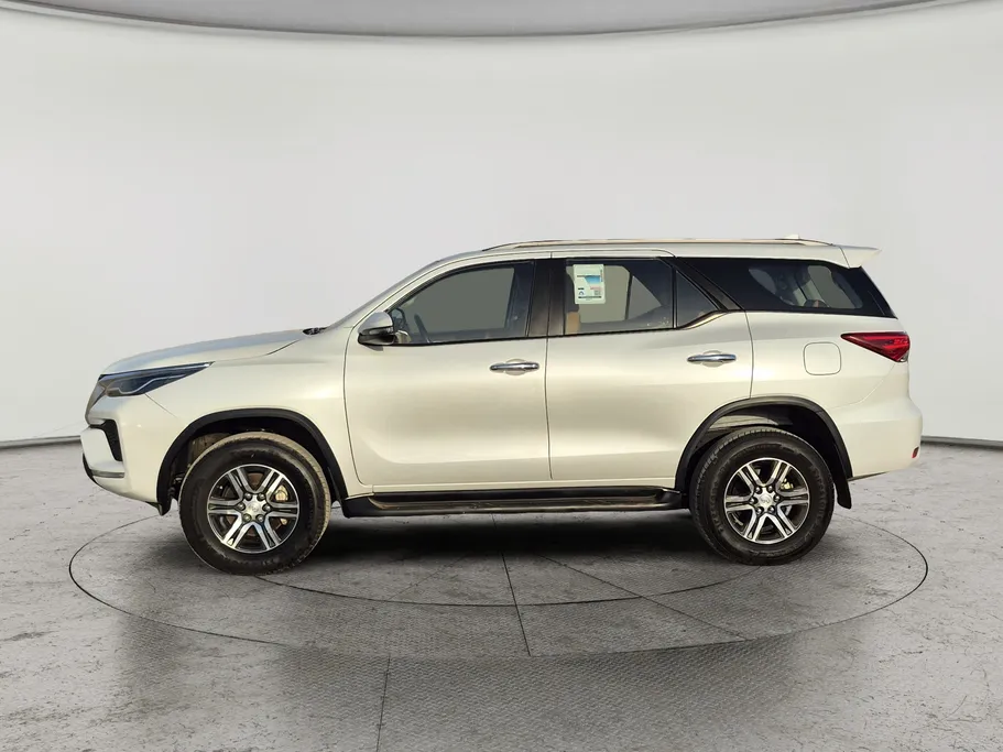 2024 Toyota Fortuner VX 