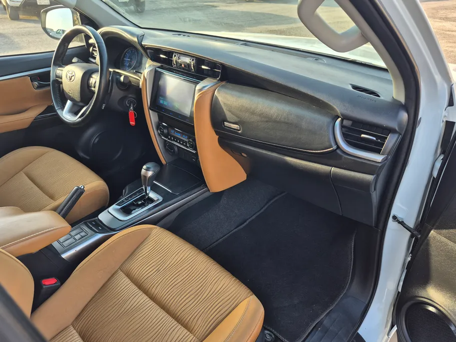 2024 Toyota Fortuner VX 