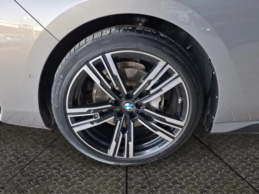 بي ام دبليو الفئة السابعة 735i 2023 