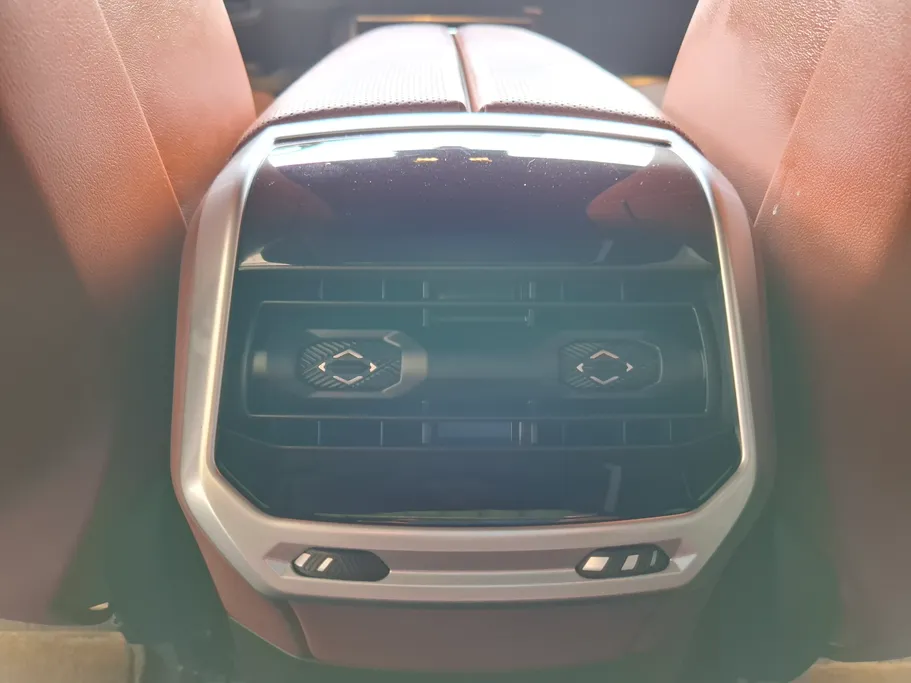 بي ام دبليو الفئة السابعة 735i 2023 