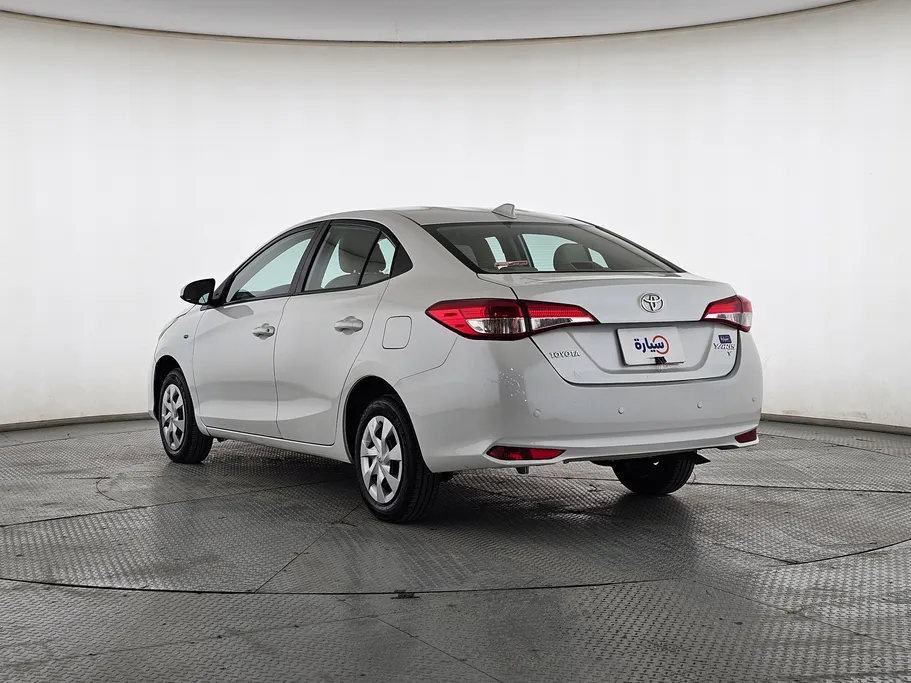 2022 Toyota Yaris  Y 