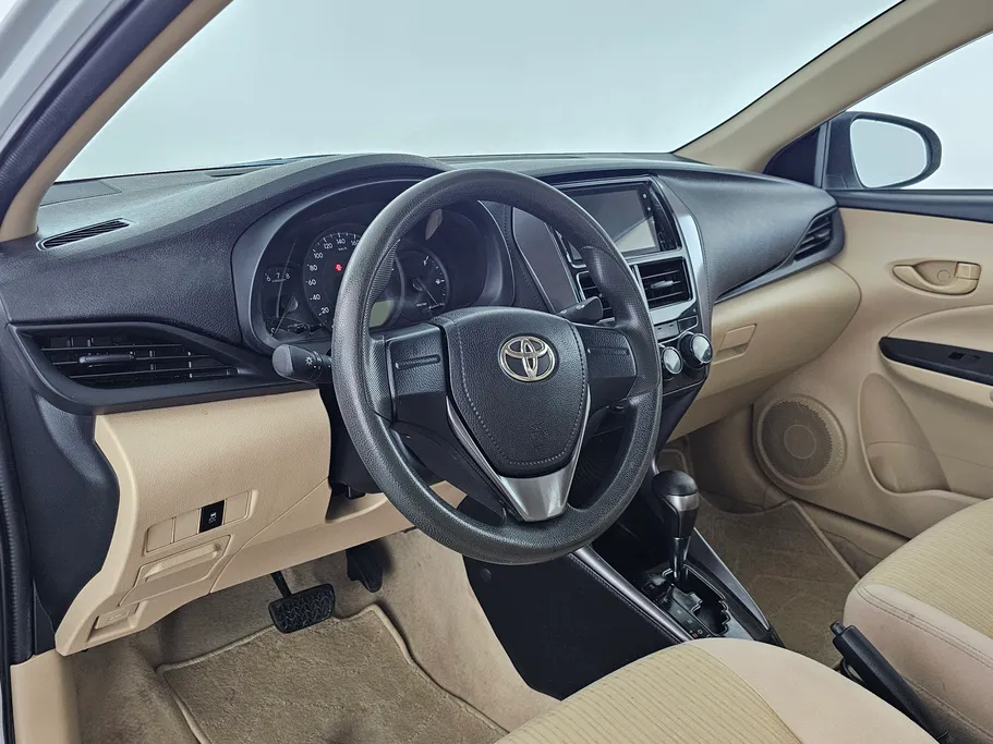 2022 Toyota Yaris  Y 