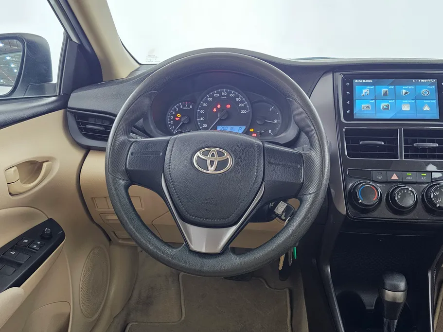 2022 Toyota Yaris  Y 