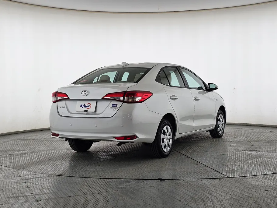 2022 Toyota Yaris  Y 