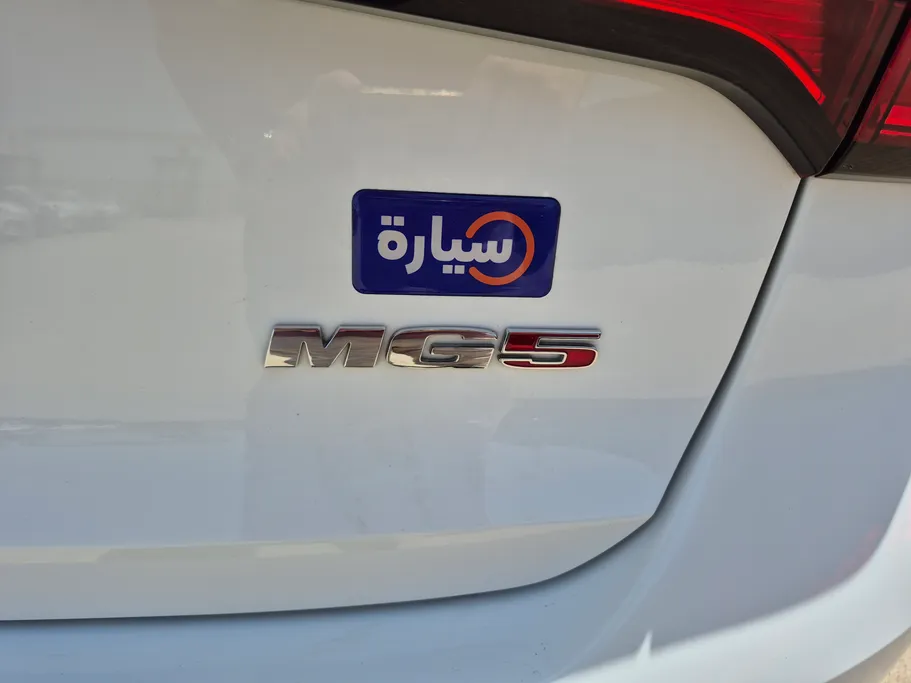 ام جي 5 STD 2025 